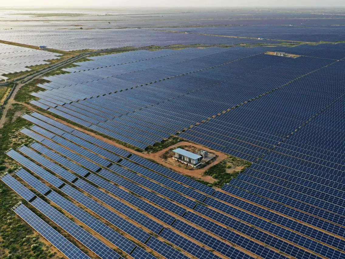 bhadla largest solar farm in the world