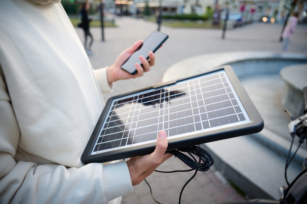 charging phone using portable solar panels