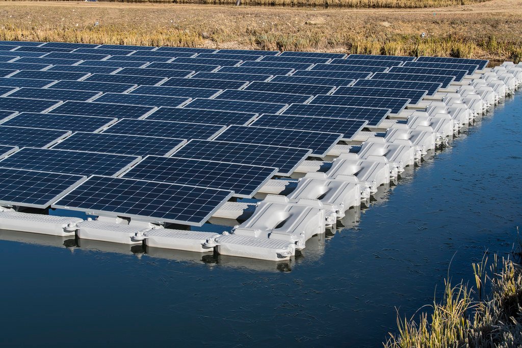 folating solar panels in pond